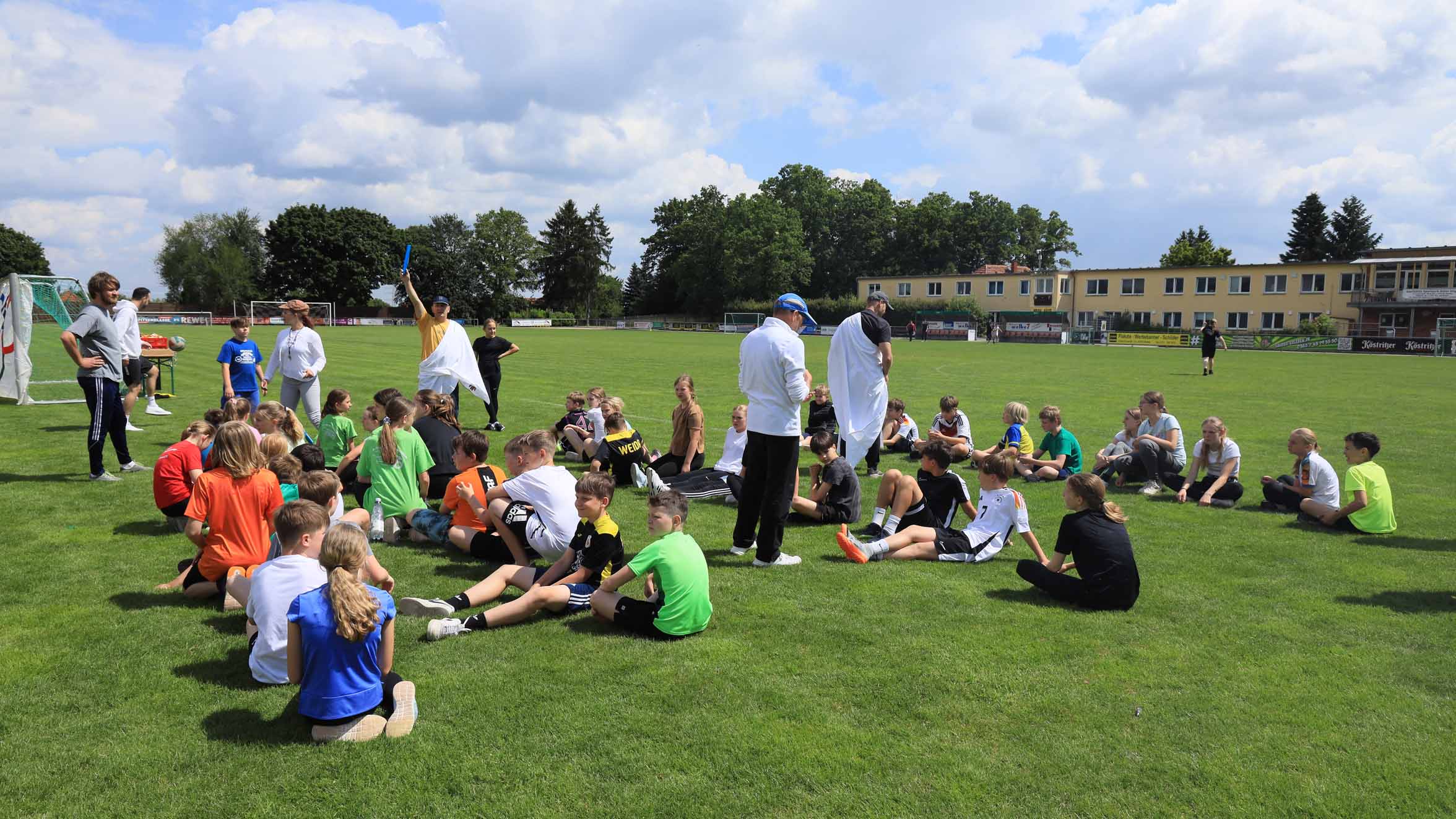 FPOS1649_Vorbereitung Staffellauf.jpg